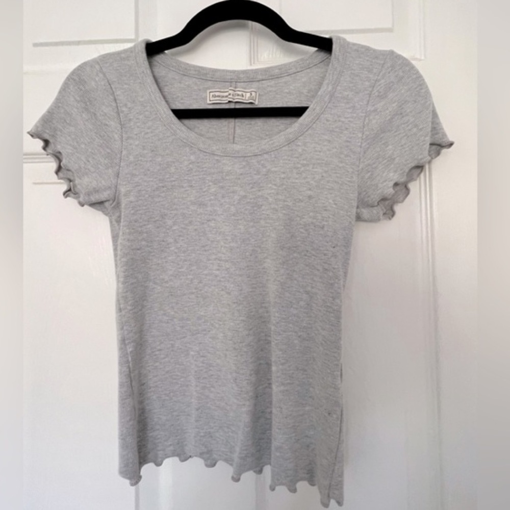 Abercrombie & Fitch Lettuce Trim Tee, Size medium